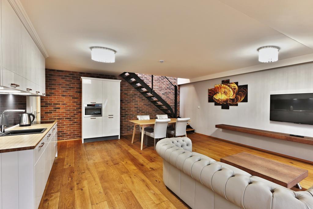 Wellness Hotel Republika 24 Apartments Plzen Exterior photo